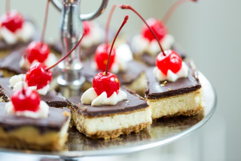 star-spangled cheesecake bars + popcorn&nbsp;pops